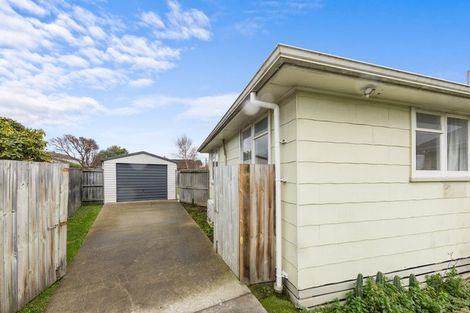 Photo of property in 23 Lambeth Crescent, Northcote, Christchurch, 8052