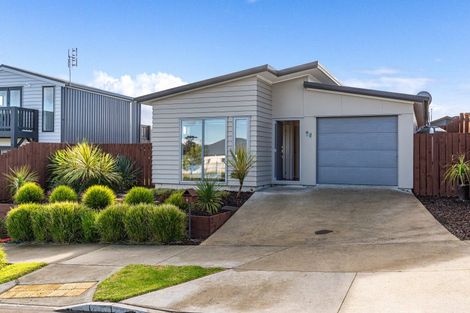 Photo of property in 14 Waikohi Avenue, Glenbrook, 2681