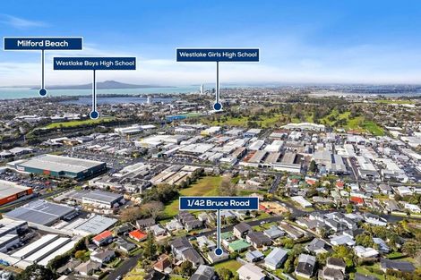 Photo of property in 2/42 Bruce Road, Glenfield, Auckland, 0629