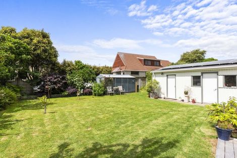 Photo of property in 261 Te Moana Road, Waikanae, 5036