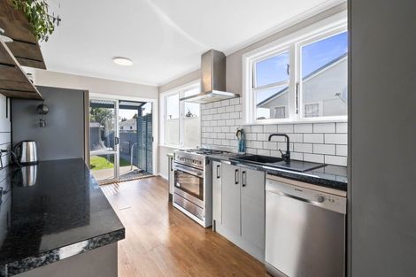 Photo of property in 13 Collins Crescent, Feilding, 4702