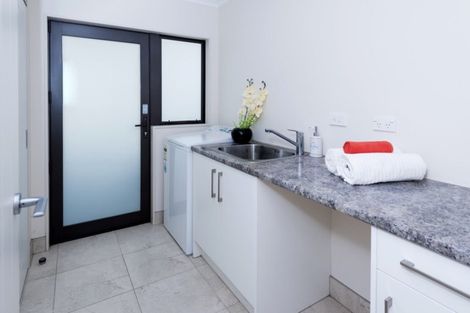 Photo of property in 30 Armstrong Farm Drive, East Tamaki Heights, Auckland, 2016