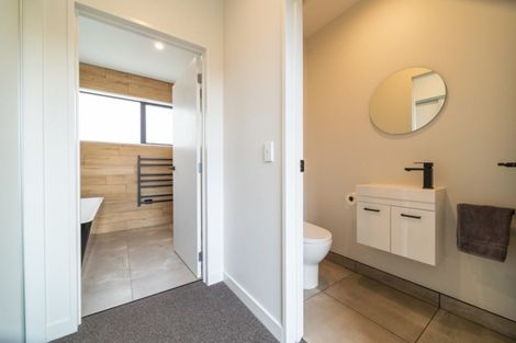 Photo of property in 21 Falconer Rise, Jacks Point, Queenstown, 9371