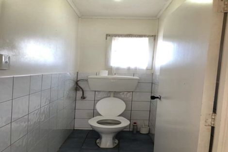 Photo of property in 64 Smythe Road, Henderson, Auckland, 0612