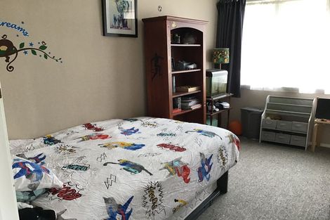 Photo of property in 11 Clyde Crescent, Roslyn, Palmerston North, 4414