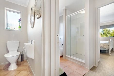 Photo of property in 4 Cedar Drive, Kelvin Heights, Queenstown, 9300