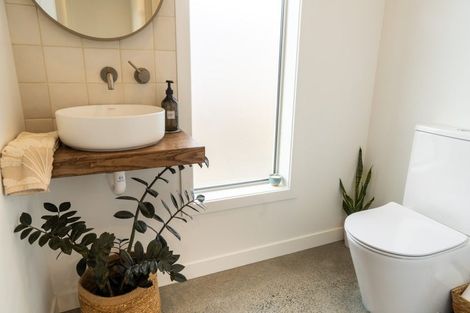 Photo of property in 5 Tunarau Street, Raglan, 3225