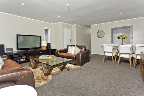 Photo of property in 11 Yule Place, Massey, Auckland, 0614
