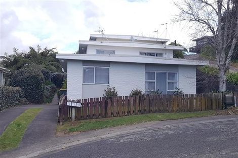 Photo of property in 7 Fairview Place, Westown, New Plymouth, 4310