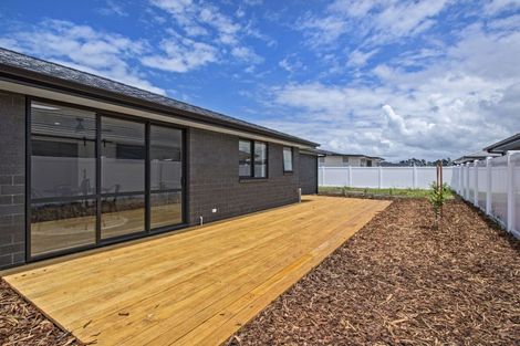 Photo of property in 30 Kapiakauri Road, One Tree Point, 0118