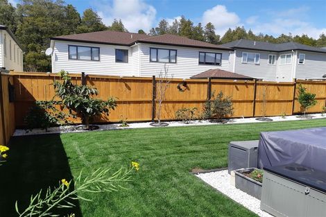 Photo of property in 20 Drumbuoy Drive, Flat Bush, Auckland, 2019