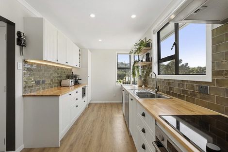 Photo of property in 110 Main Road, Titahi Bay, Porirua, 5022