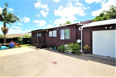 Photo of property in 1/17 Garelja Road, Henderson, Auckland, 0612