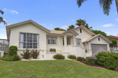 Photo of property in 10 Westminster Gardens, Unsworth Heights, Auckland, 0632