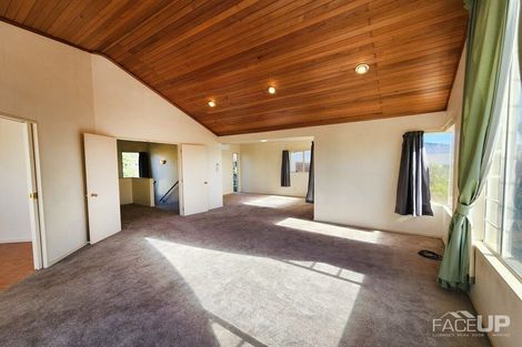 Photo of property in 20 Whiting Grove, West Harbour, Auckland, 0618