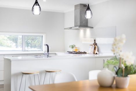 Photo of property in 60 Hokioi Drive, Kenepuru, Porirua, 5022