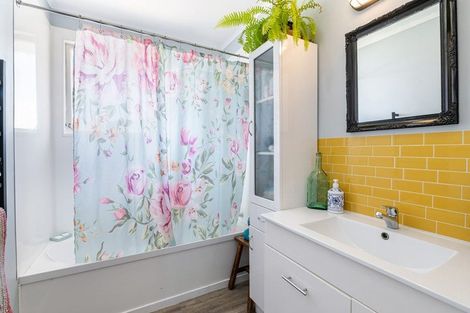 Photo of property in 25 Japonica Drive, Beach Haven, Auckland, 0626