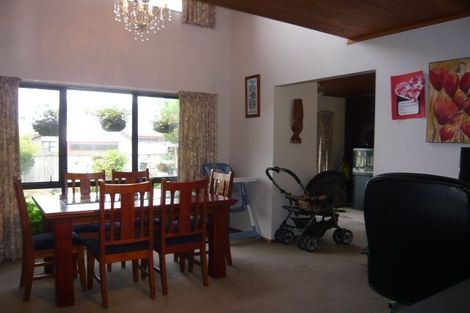 Photo of property in 18 Silhouette Way, Western Heights, Hamilton, 3200