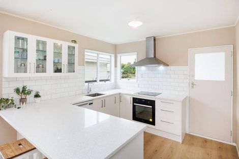Photo of property in 6 Rennie Avenue, Milson, Palmerston North, 4414