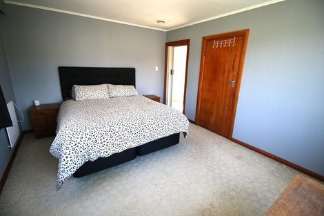 Photo of property in 19 Ongo Road, Hunterville, 4730