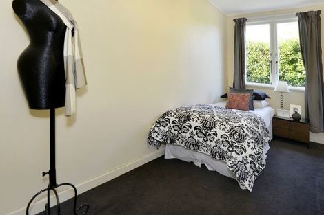 Photo of property in 1/9 Marsh Avenue, Forrest Hill, Auckland, 0620