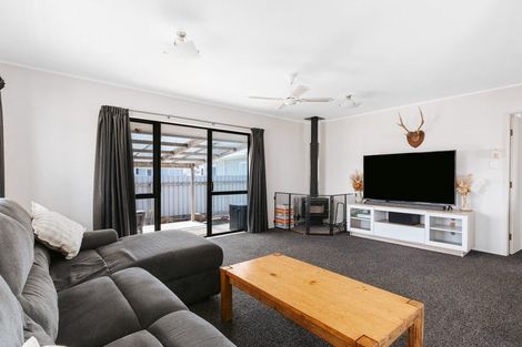 Photo of property in 74 College Road, Edgecumbe, 3120