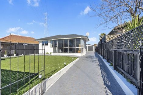 Photo of property in 13 Davidson Crescent, Hornby, Christchurch, 8042
