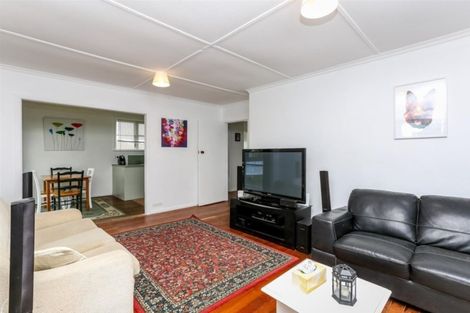 Photo of property in 43 Woodleigh Street, Frankleigh Park, New Plymouth, 4310