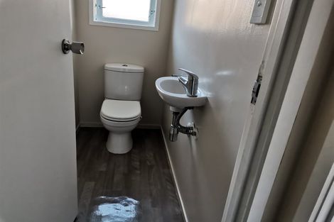 Photo of property in 39 Sandspit Road, Cockle Bay, Auckland, 2014