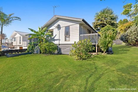 Photo of property in 1/26 Waiora Road, Stanmore Bay, Whangaparaoa, 0932