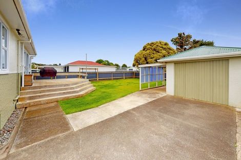 Photo of property in 30 Hadfield Crescent, College Estate, Whanganui, 4500