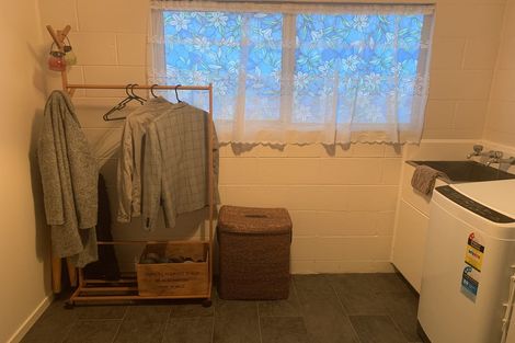 Photo of property in 2/100 Titirangi Road, New Lynn, Auckland, 0600