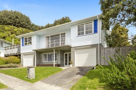 Photo of property in 13 Colonial Grove, Tawa, Wellington, 5028