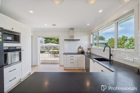 Photo of property in 19 Turville Crescent, Newlands, Wellington, 6037