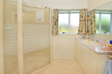 Photo of property in 20 Lakeside Drive, Orewa, 0931