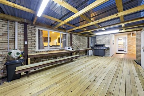 Photo of property in 1 Kumar Place, The Gardens, Auckland, 2105