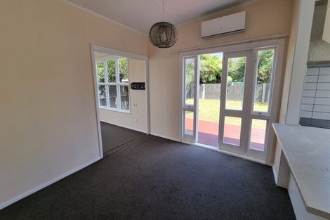 Photo of property in 28 Davidson Crescent, Tawa, Wellington, 5028