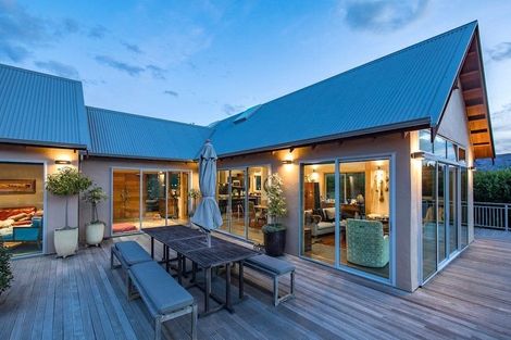 Photo of property in 1 Peak View Ridge, Wanaka, 9305