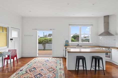 Photo of property in 60 Sheehan Street, Whataupoko, Gisborne, 4010