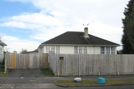 Photo of property in 48 Ross Crescent, Fairfield, Hamilton, 3214