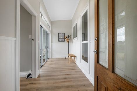 Photo of property in 56 Flint Road W, Stratford, 4332