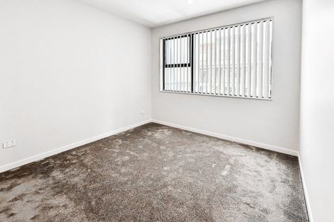 Photo of property in 22 Heketara Way, Massey, Auckland, 0614