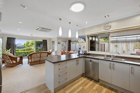 Photo of property in 8 Margaret Alice Close, Whalers Gate, New Plymouth, 4310