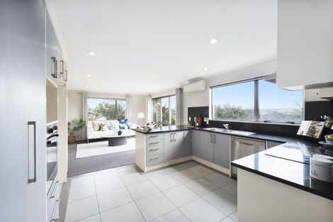 Photo of property in 22 Gala Place, Henderson, Auckland, 0612