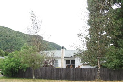 Photo of property in 4 Pokaka Street, Birchville, Upper Hutt, 5018