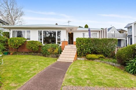 Photo of property in 10 Chapman Road, Te Atatu Peninsula, Auckland, 0610
