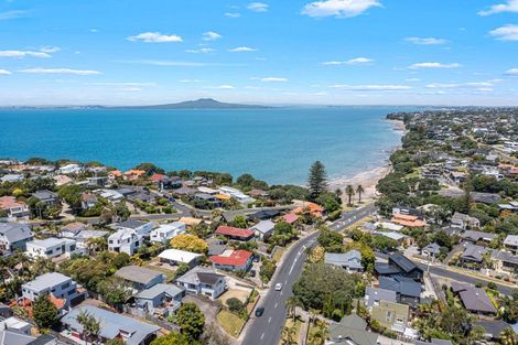 Photo of property in 1/525 Beach Road, Murrays Bay, Auckland, 0630