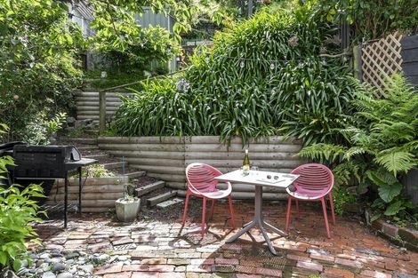 Photo of property in 15 Upper Bourke Street, Kilbirnie, Wellington, 6022