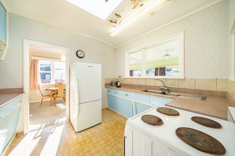 Photo of property in 23 Pinehaven Road, Pinehaven, Upper Hutt, 5019