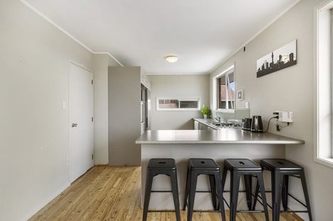 Photo of property in 17 Marcel Place, Glenfield, Auckland, 0629